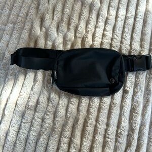 Lululemon Everywhere Belt Bag 1L